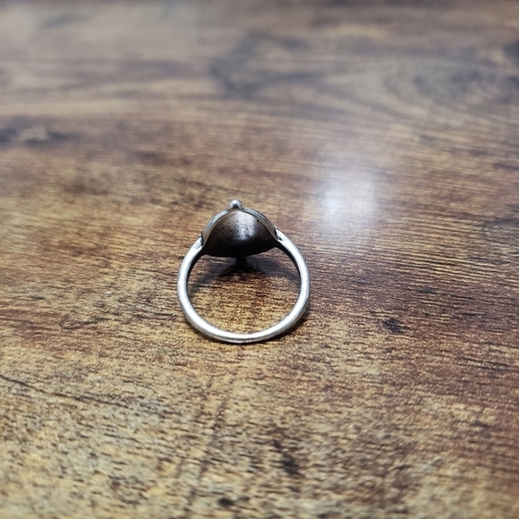 Silver tone ring with white stone size 5.5 - Picture 2 of 7